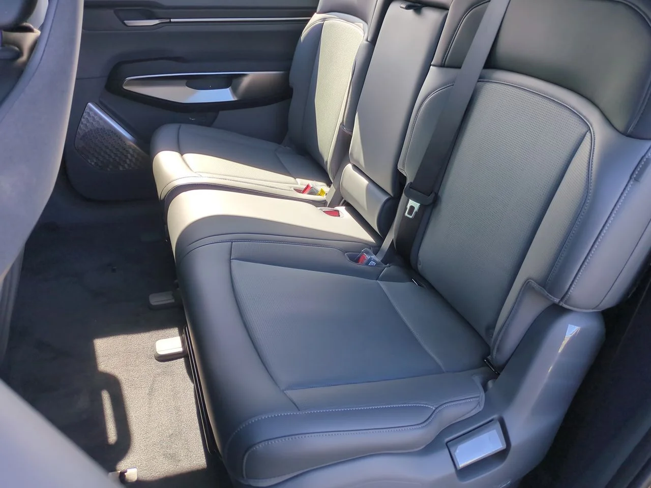 2026 Kia EV9 Light - Photo 24
