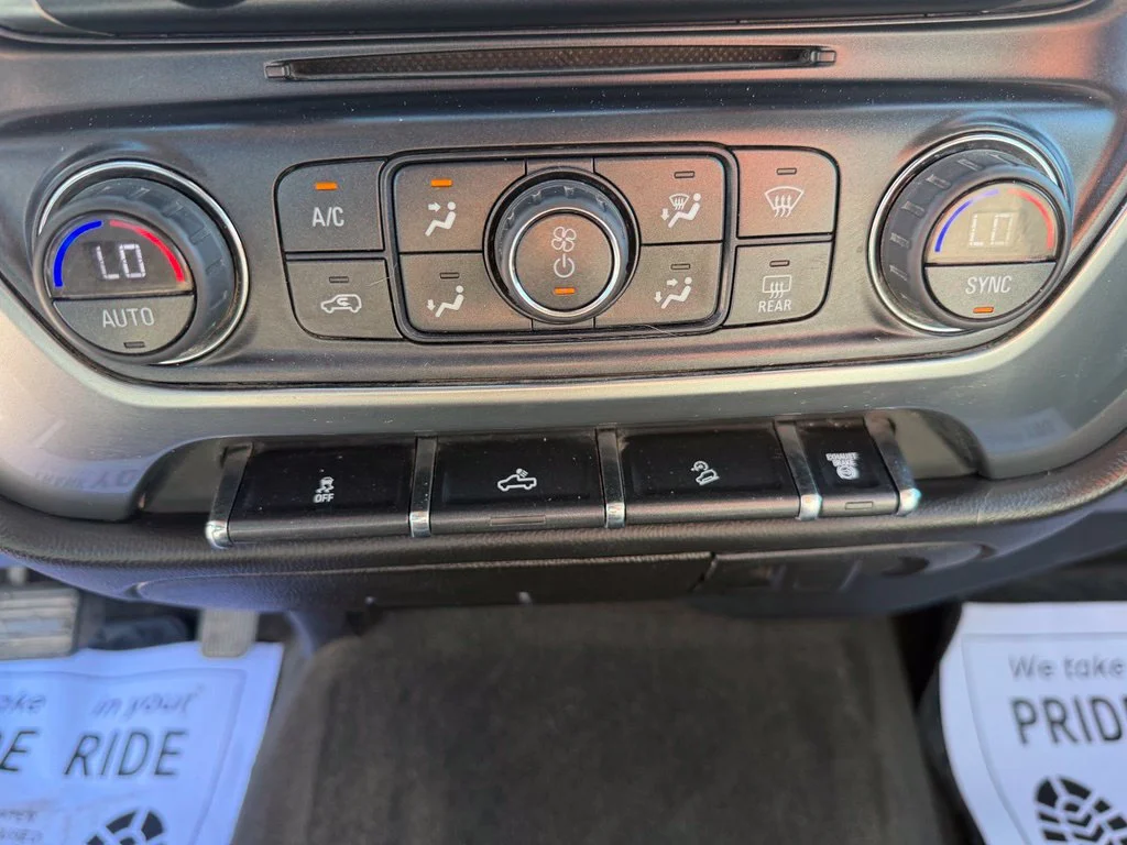 Used 2015 White Chevrolet LT image 17