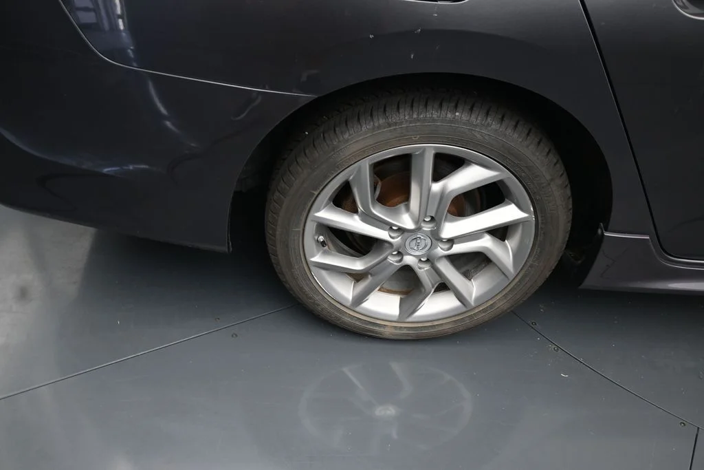 Used 2014 Gray Nissan SR image 10
