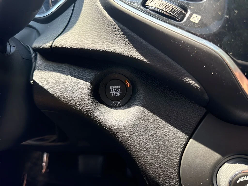 Used 2022 Gray Jeep Limited image 22
