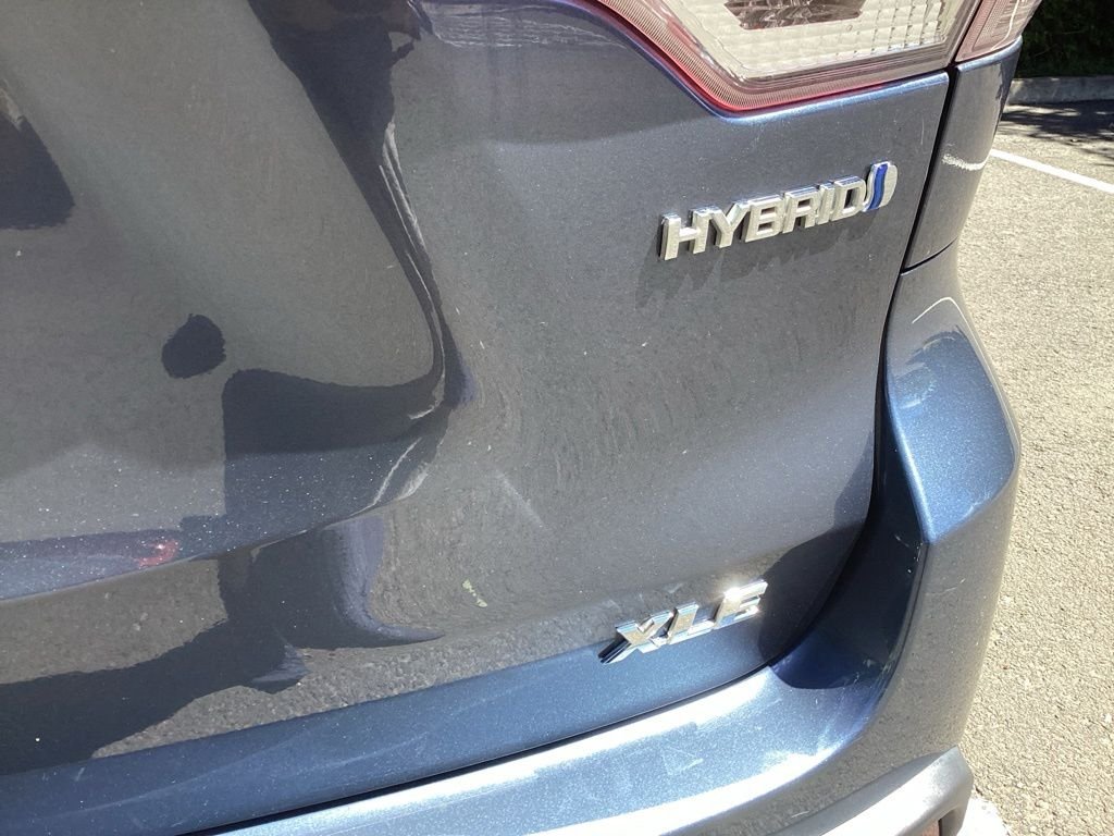 Used 2019 Blue Toyota XLE image 22