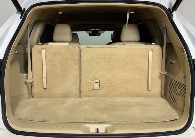 Used 2017 White Toyota XLE image 26