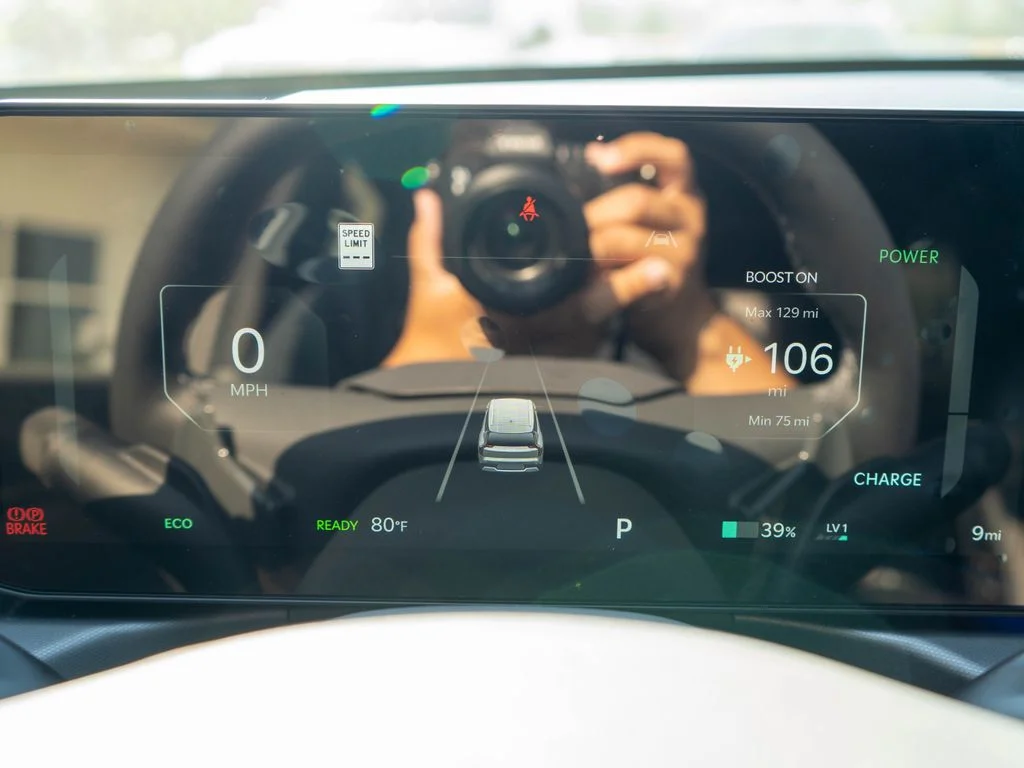 New 2026 Wolf Gray Kia Land AWD image 27