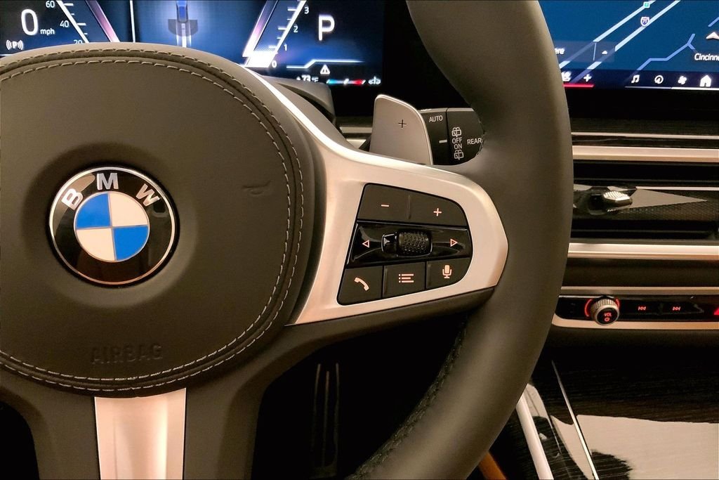 Used 2026 Manhattan Green Metallic BMW  image 19