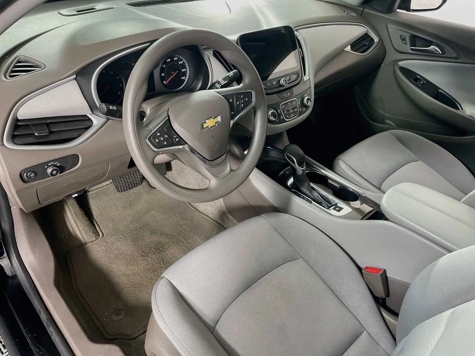 Used 2024 Mosaic Black Metallic Chevrolet LT image 7