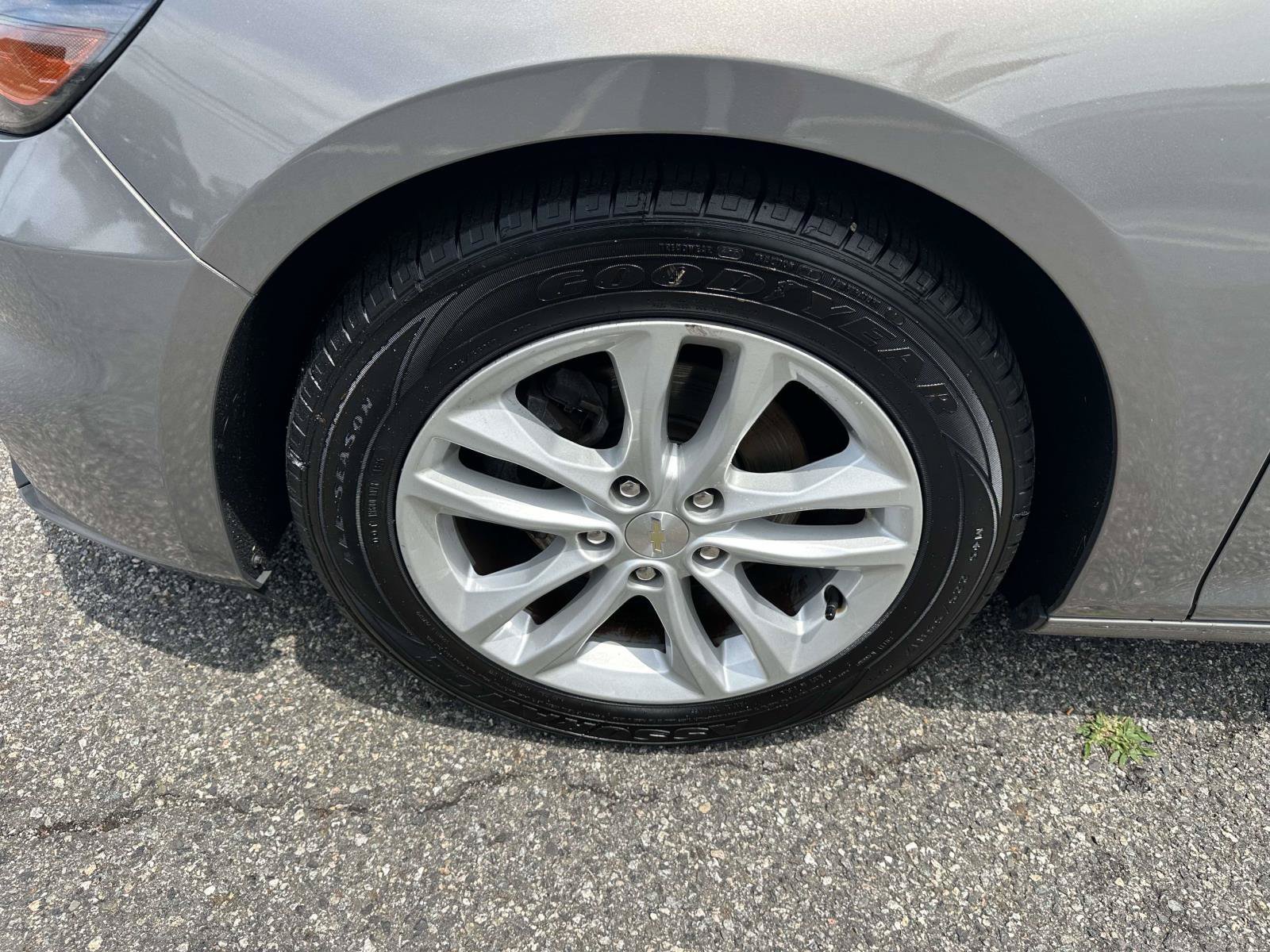 Used 2017 Pepperdust Metallic Chevrolet LT image 8