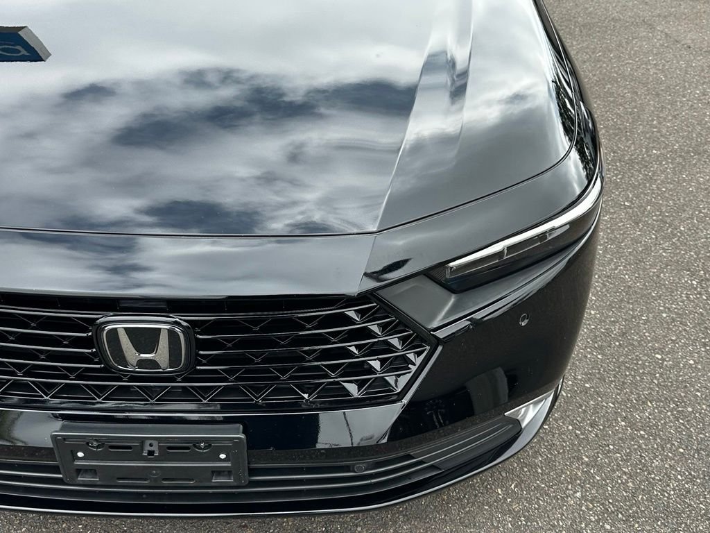 Used 2023 Black Honda Touring image 5