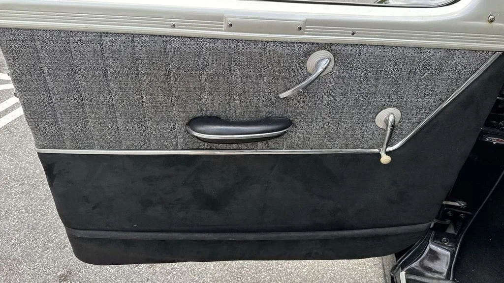 2022 Chrysler Voyager LX - Photo 38