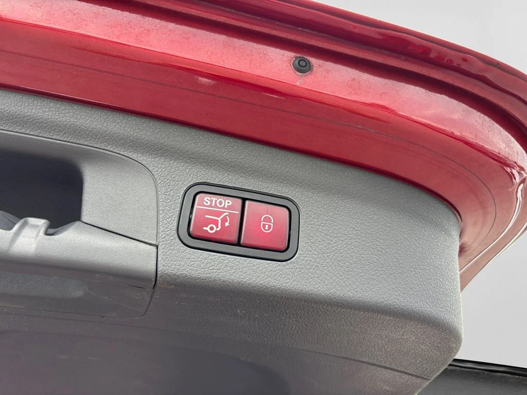 Used 2020 Red Mercedes-Benz GLE 350 image 45