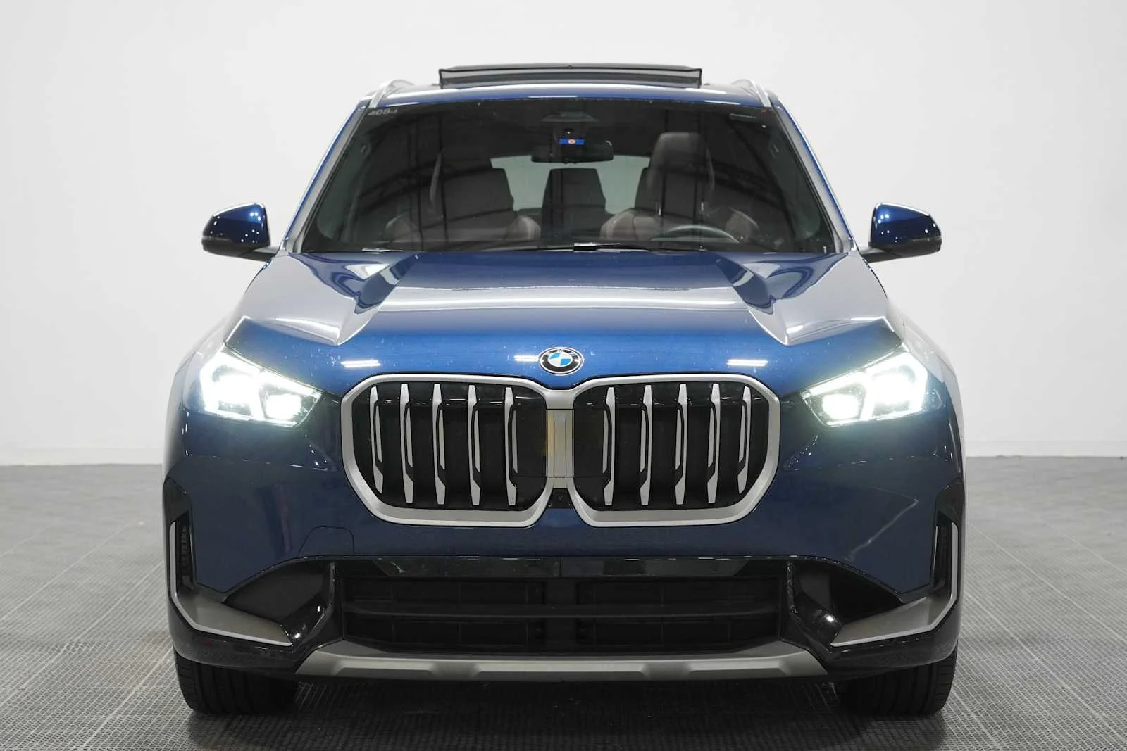 Used 2025 Phytonic Blue Metallic BMW xDrive28i image 2