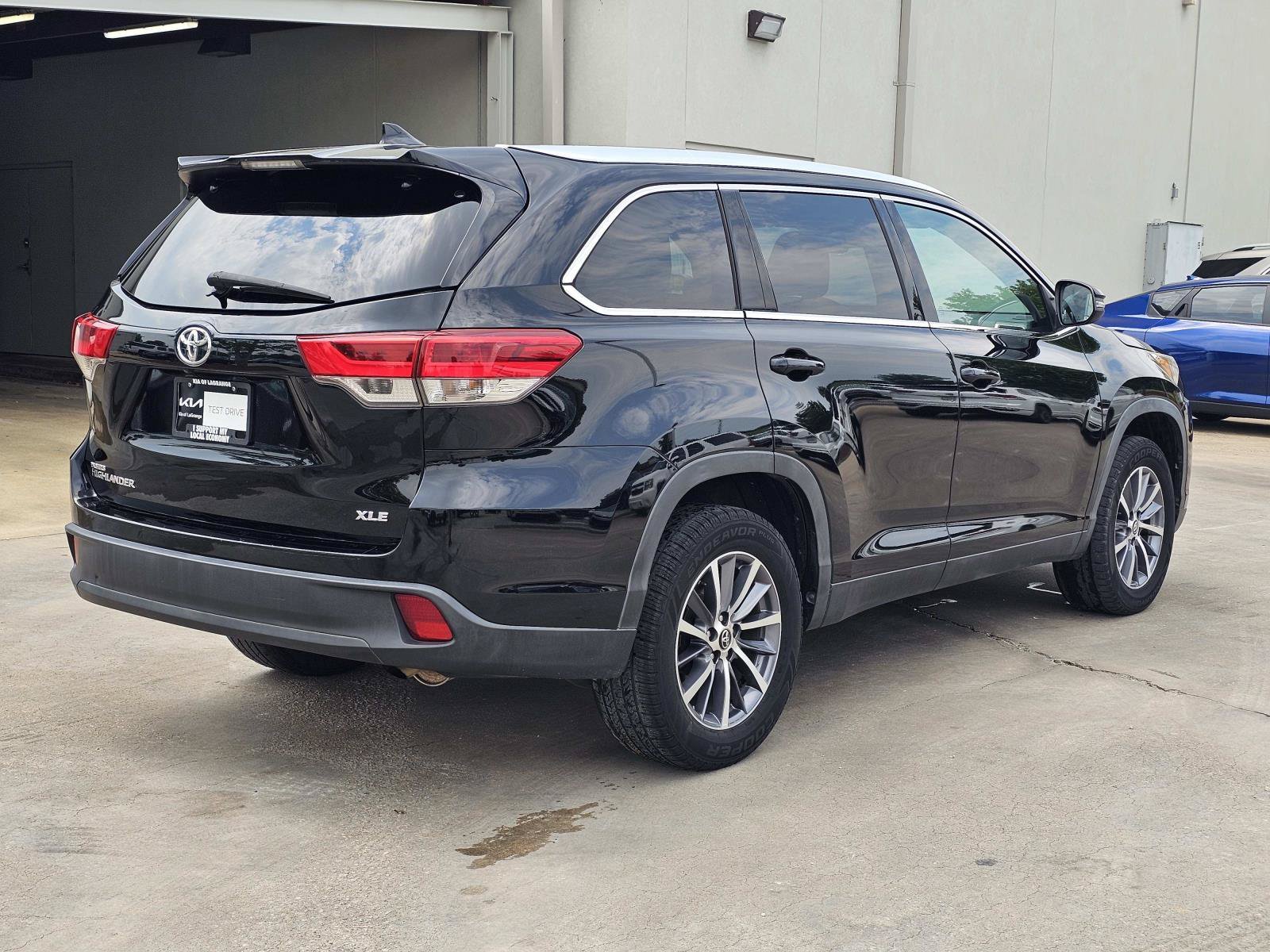 Used 2019 Black Toyota  image 8
