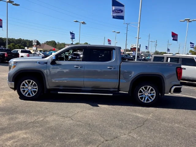 Used 2020 Gray GMC SLE image 4