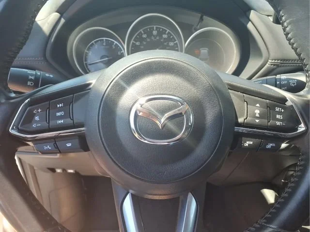Used 2021  Mazda Touring image 12