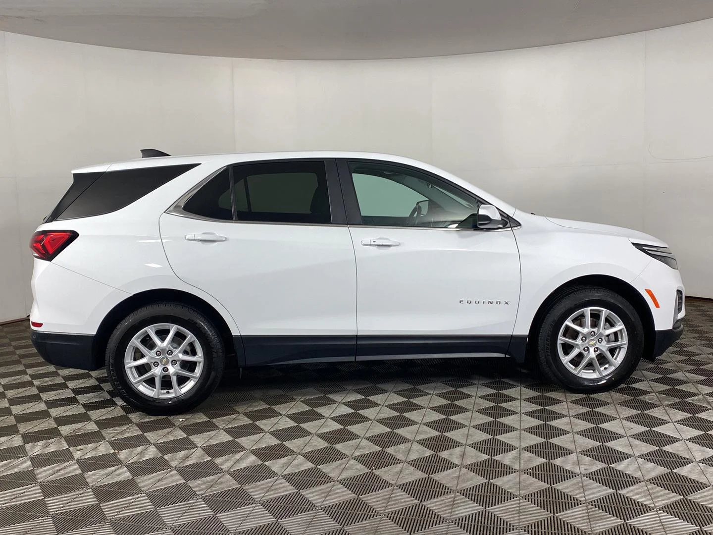 Used 2023 Summit White Chevrolet LT image 25