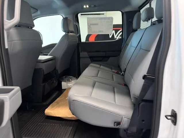 New 2027 Oxford White Ford F-350® XL image 29