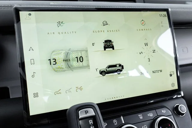 New 2026 White Land Rover X-Dynamic SE image 35