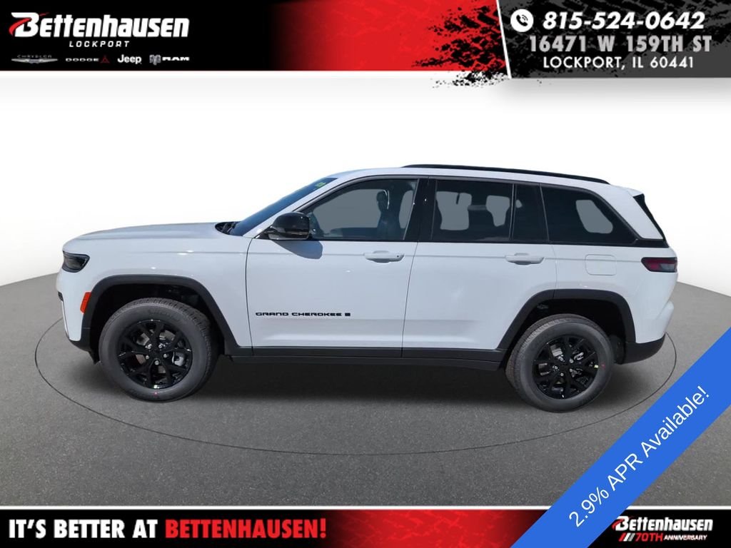New 2026 White/off-white Jeep Laredo Altitude image 11