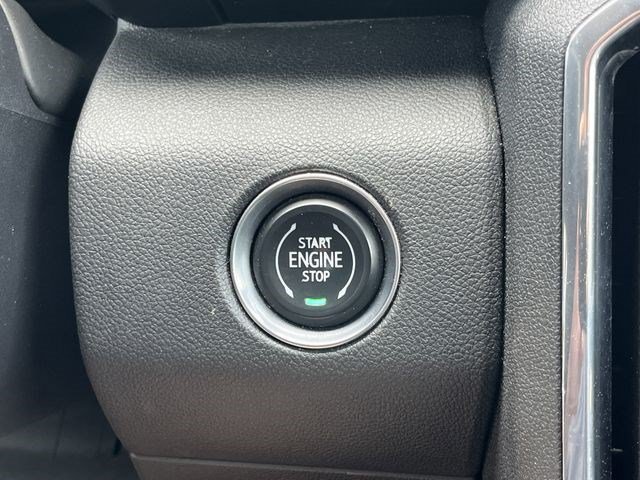 Used 2024 Summit White GMC AWD Elevation image 9