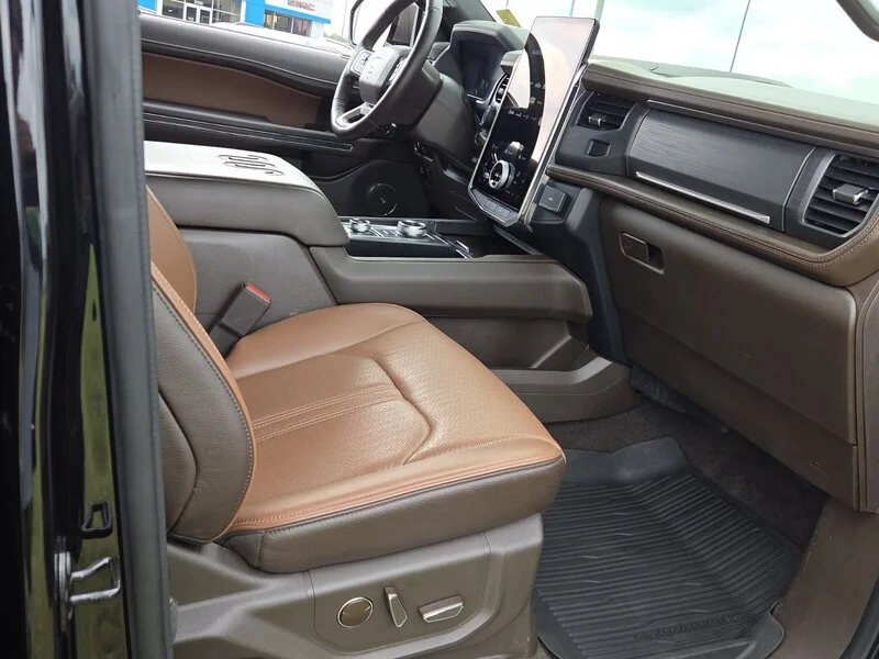 Used 2024 Black Metallic FORD KING RANCH image 17