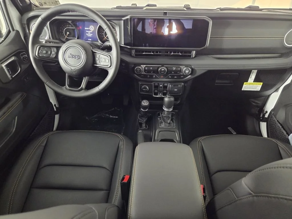 New 2026 Bright White Clear-Coat Exterior Paint Jeep Sahara image 19