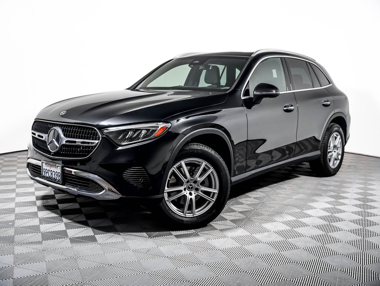 Certified Used 2025 Black Mercedes-Benz GLC 300 image 1