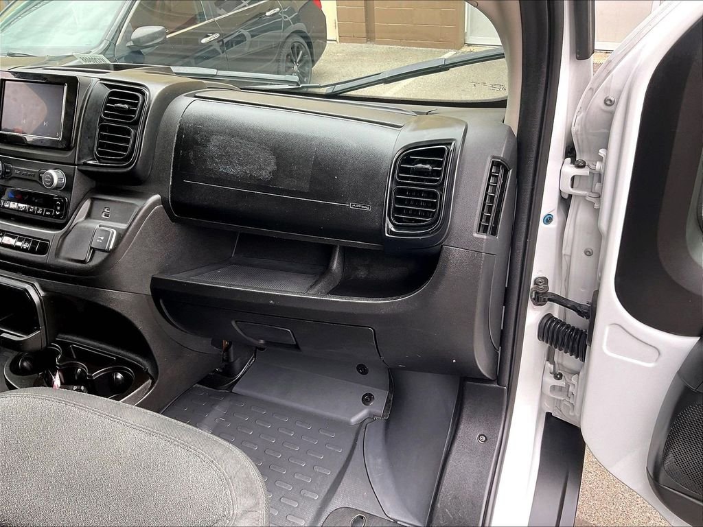 Used 2025 White Ram Base image 13