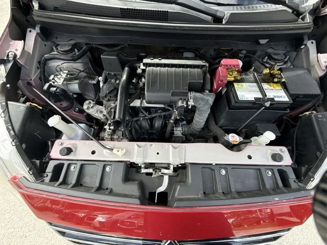 Used 2021 Red Mitsubishi  image 27