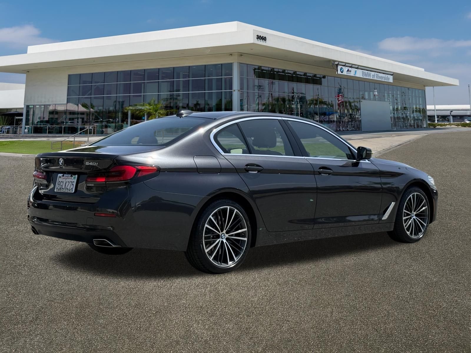 Certified Used 2023 Dark Graphite Metallic BMW 540i image 10