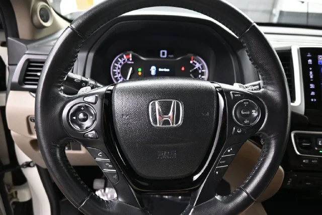 Used 2017 White Honda Touring image 32