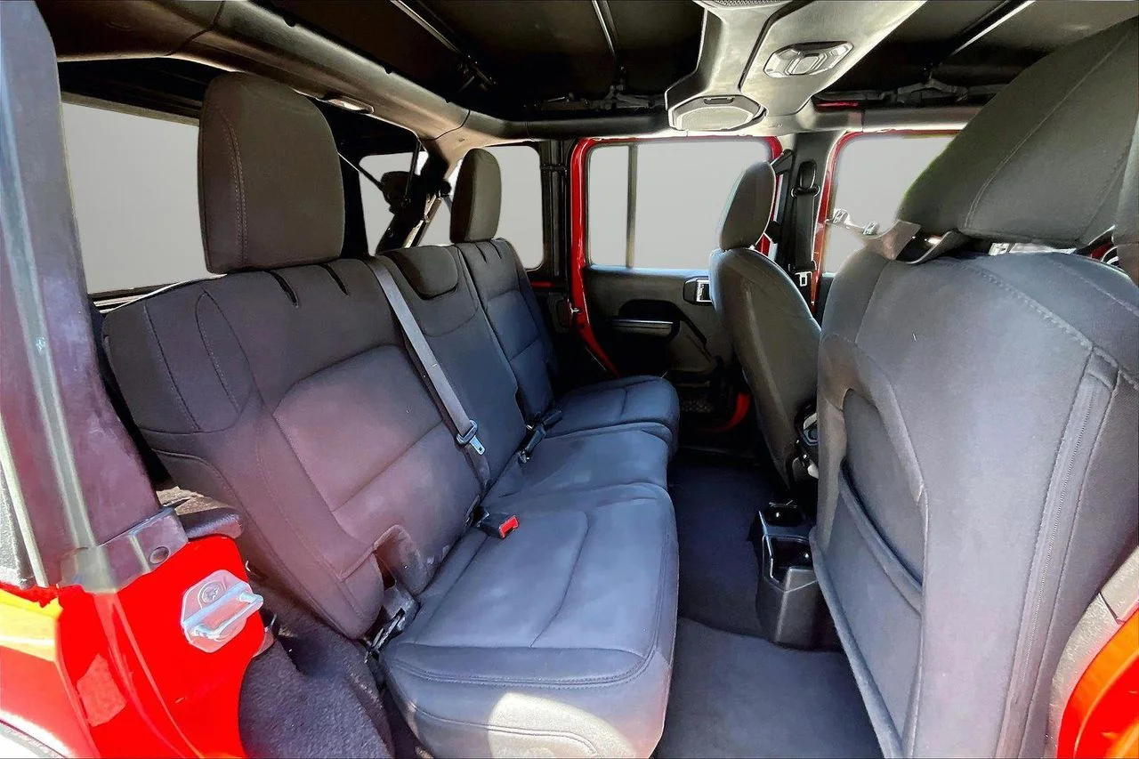 Used 2023 Red Jeep Sport S image 23