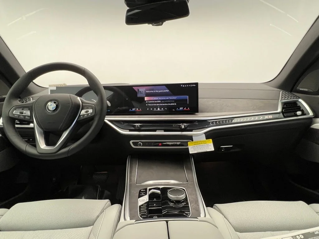 New 2026 Skyscraper Grey Metallic BMW sDrive40i image 11
