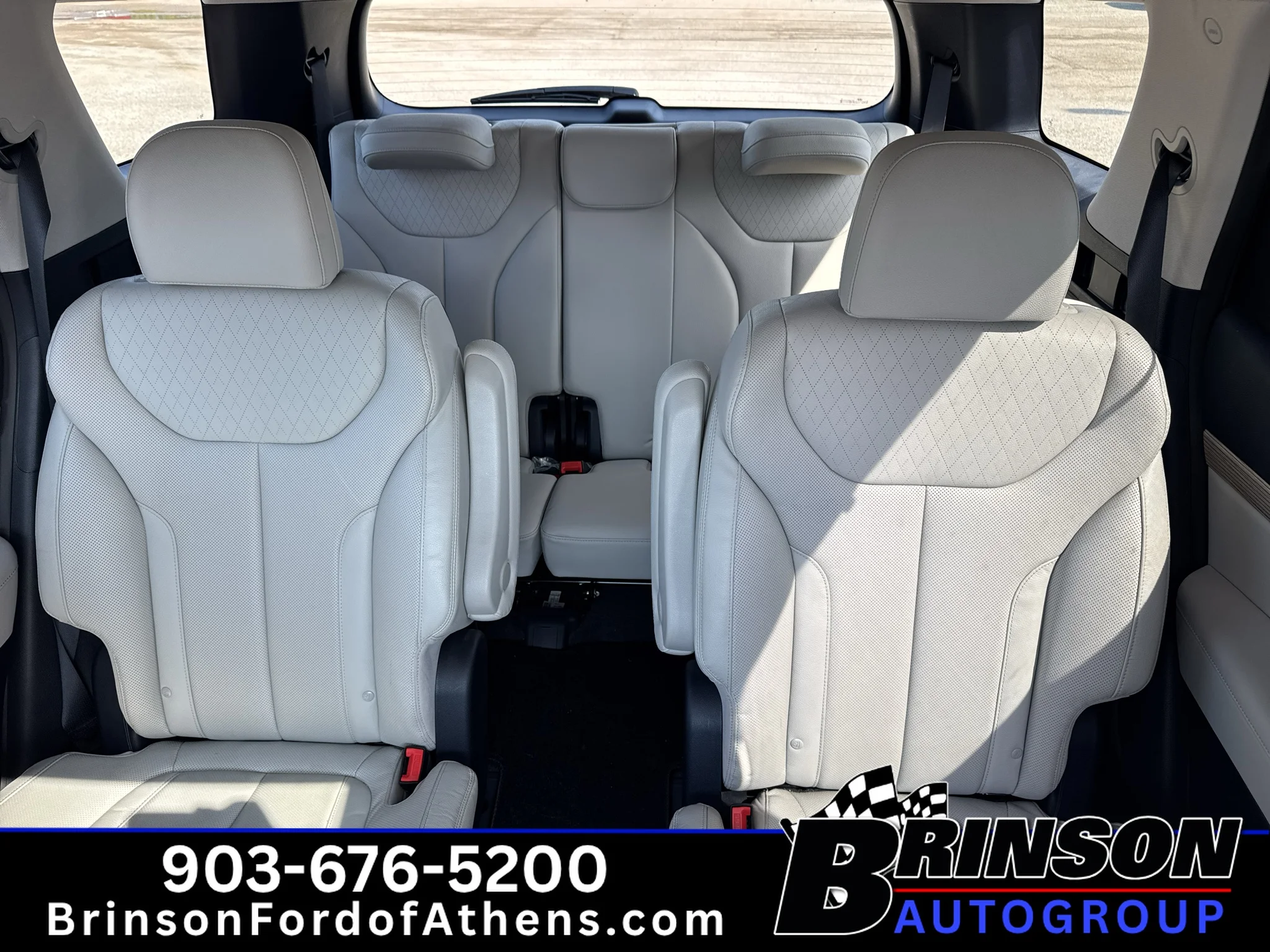 Used 2022 Abyss Black Pearl Hyundai SEL image 23