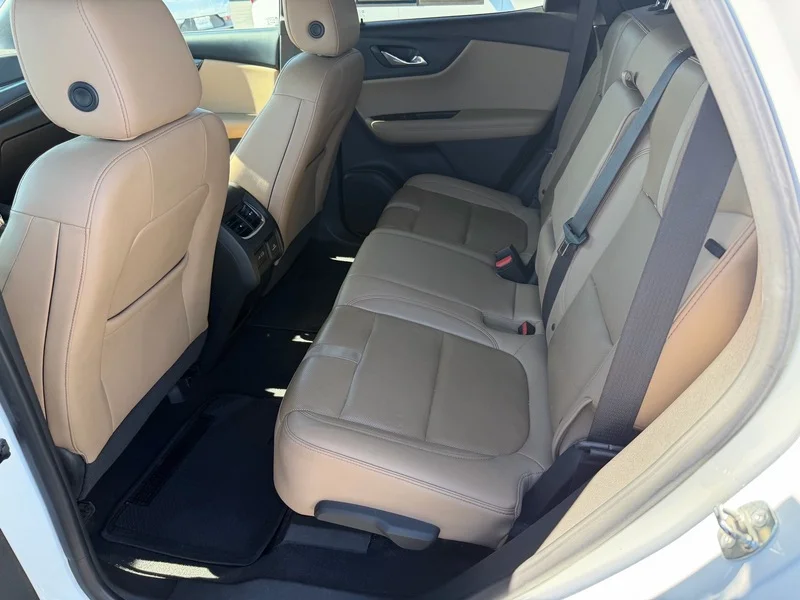 Used 2019 SUMMIT WHITE Chevrolet Premier image 17