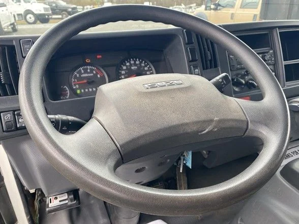 Used 2019 White Isuzu Dump Truck image 21