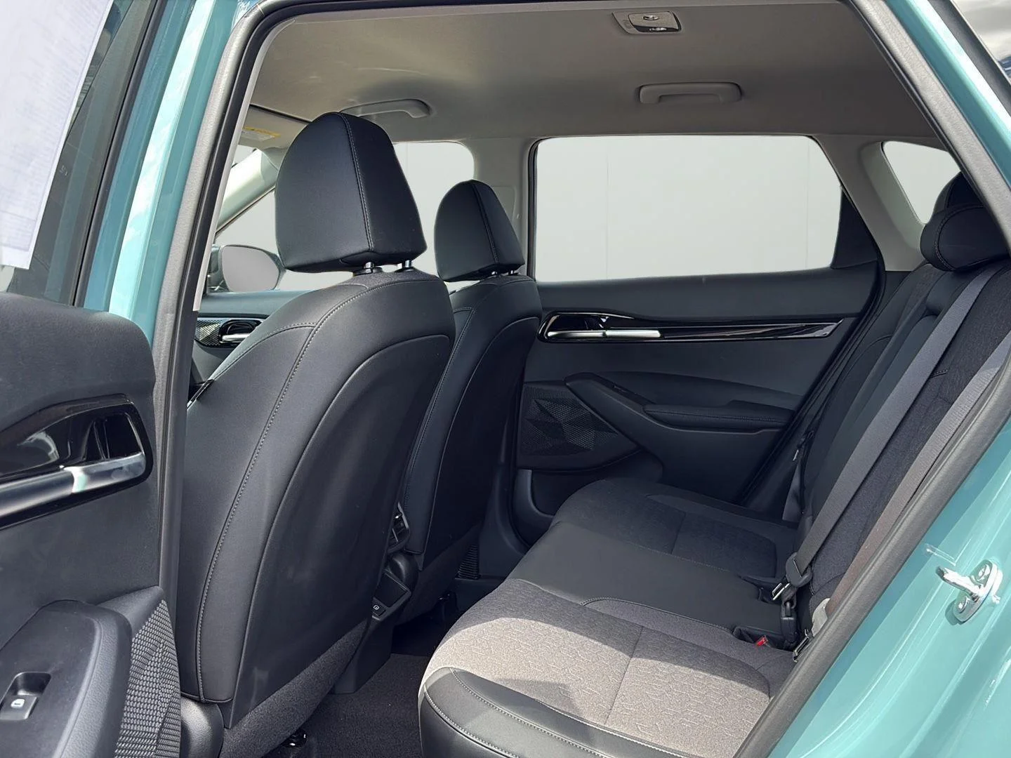 Used 2026 Pluton Blue/Fusion Black Roof Kia S image 9