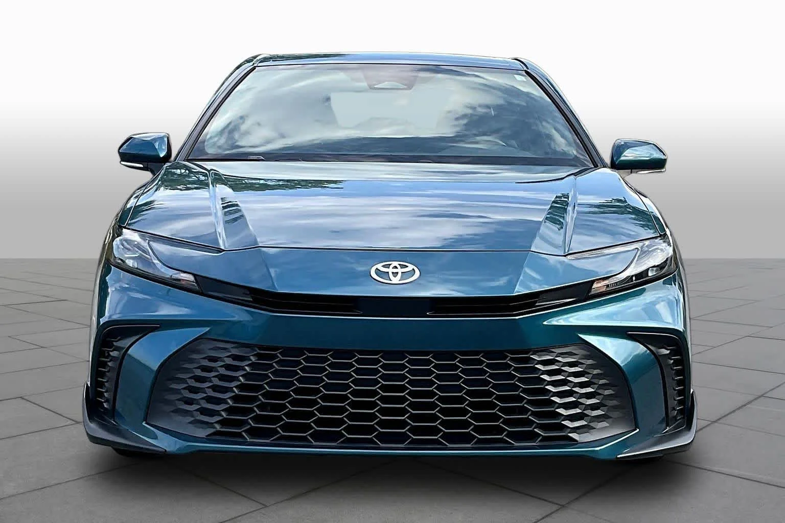 Used 2025 Ocean Gem Toyota SE image 4