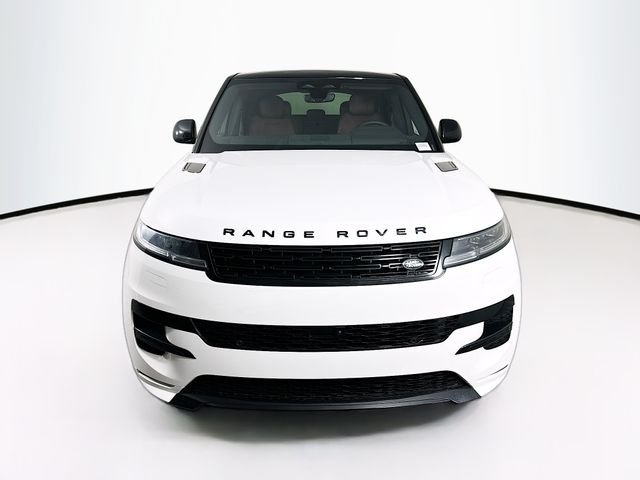 Used 2026  Land Rover Dynamic SE image 2