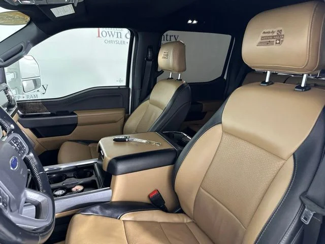 Used 2023 White Ford Lariat image 28