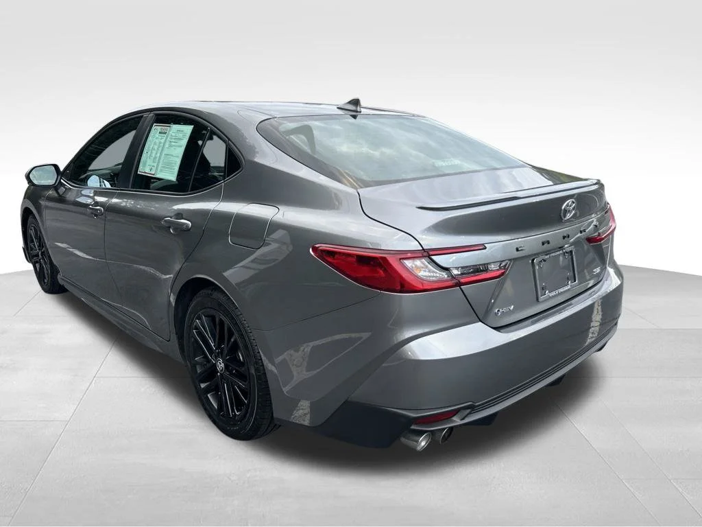 Certified Used 2025  Toyota SE image 3