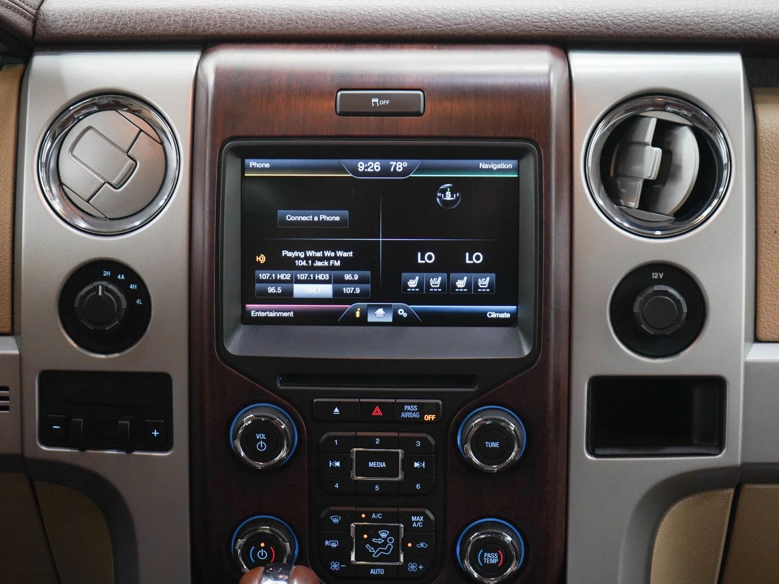 Used 2014  Ford XL image 15