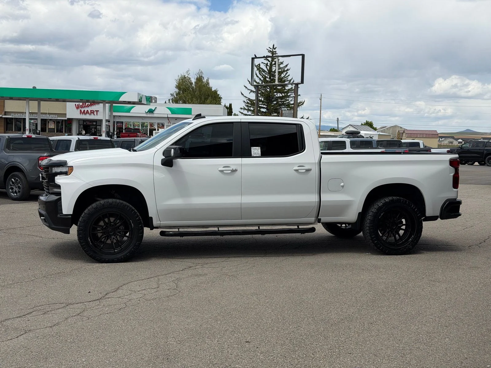 Used 2022 White Chevrolet LT image 11