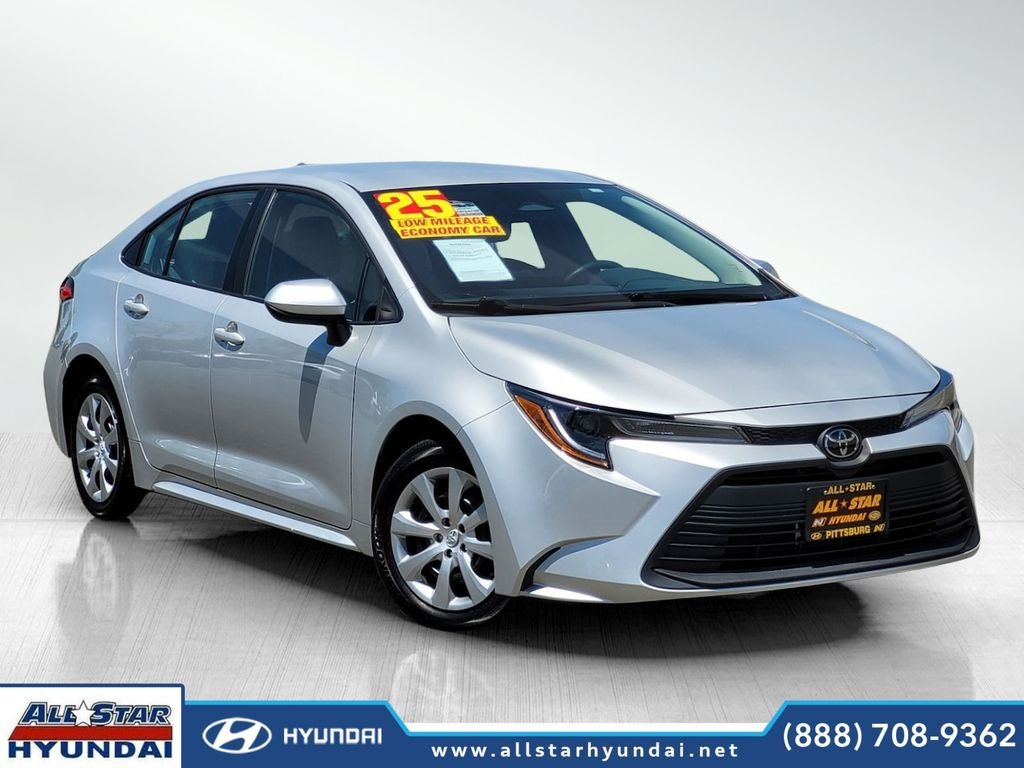 2025 Toyota Corolla LE CVT's photo