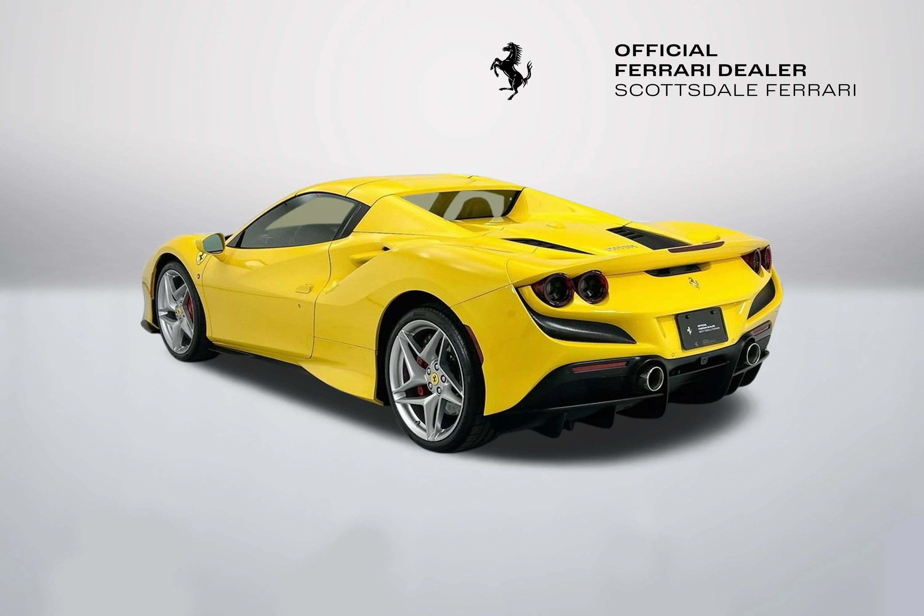 Used 2022 Giallo Modena Ferrari  image 15
