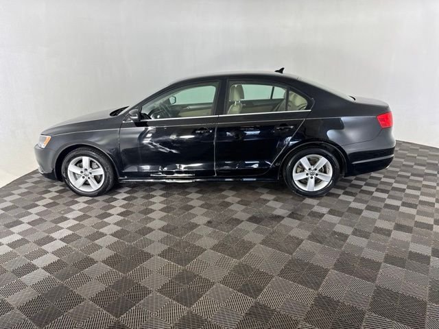 Used 2014  Volkswagen 2.0L TDI image 10
