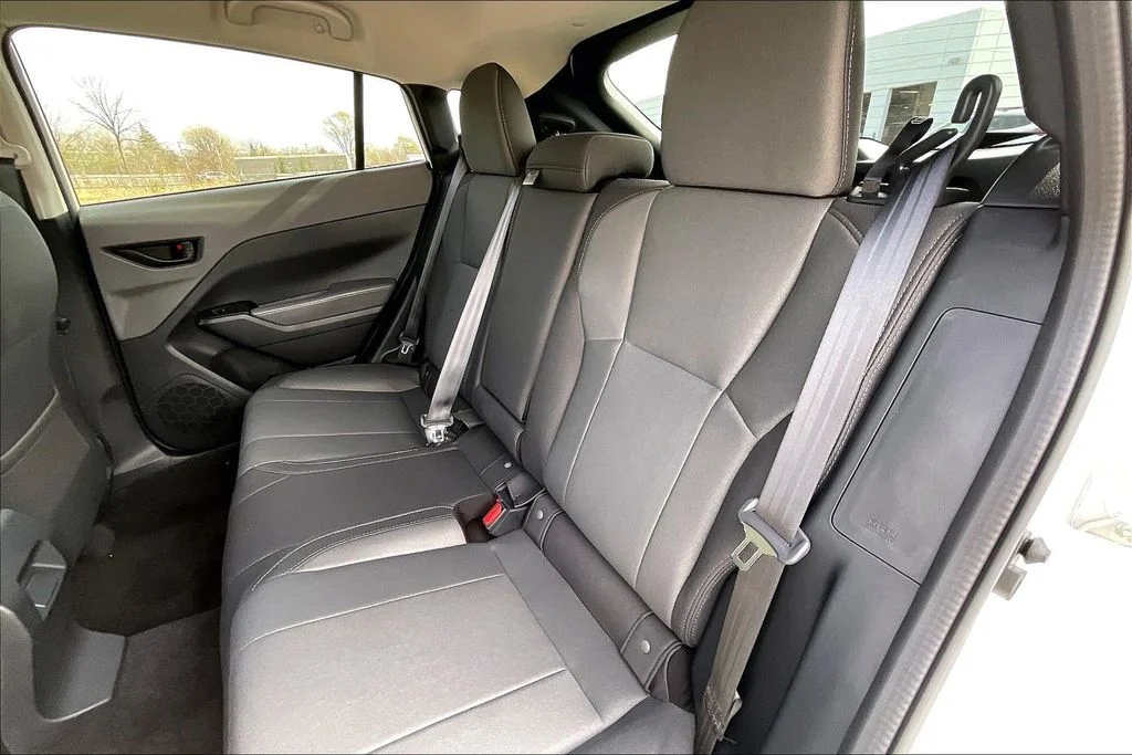 New 2026 CRYSTAL WHITE PEARL Subaru Base image 10