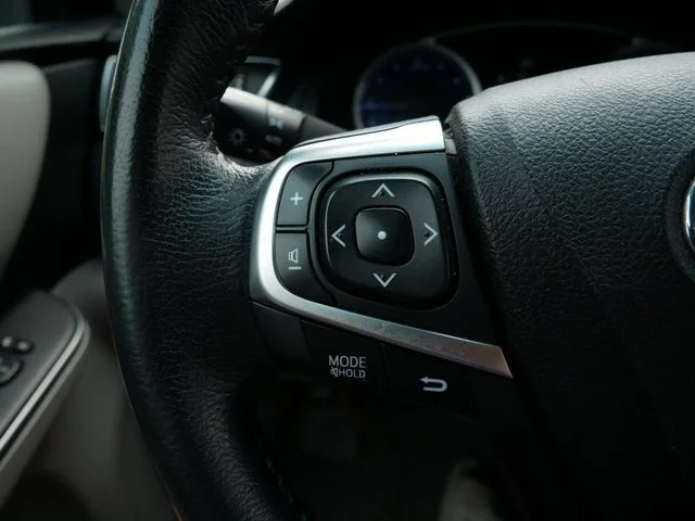 Used 2015 Blizzard Pearl Toyota XLE image 18