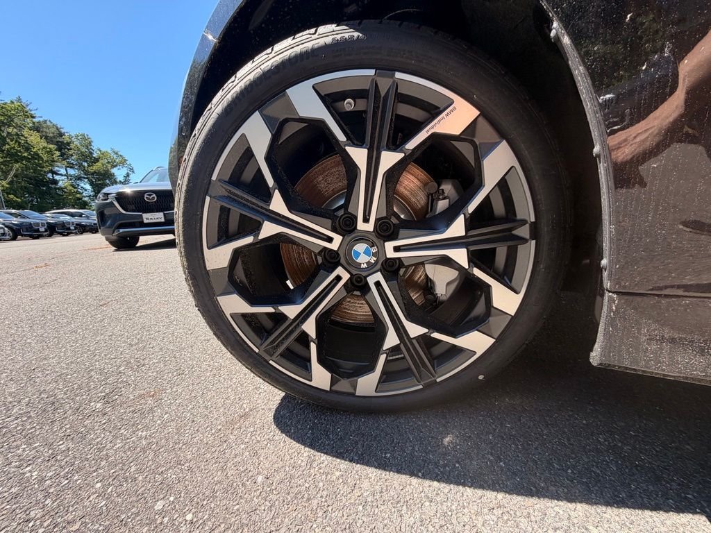 New 2026 Black Sapphire Metallic BMW 330i xDrive image 6