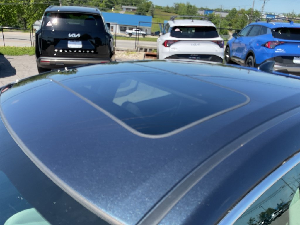 Used 2018 Blue Honda EX image 6