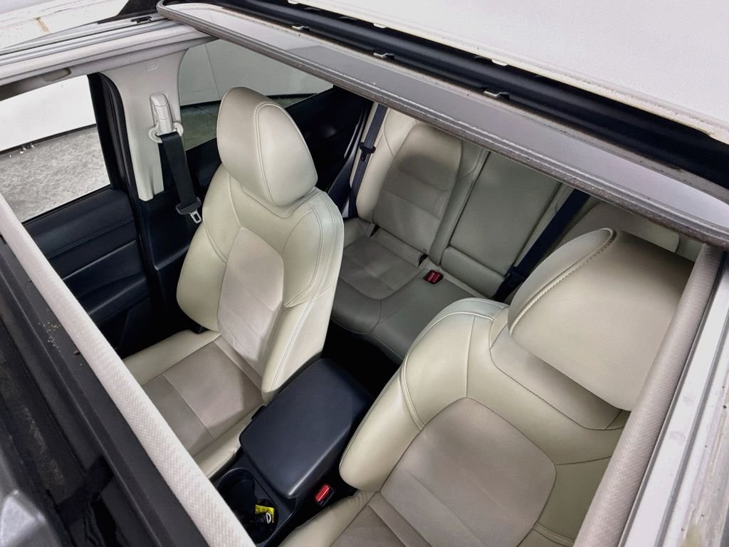 Used 2018 Snowflake White Pearl Mica Mazda Touring image 3