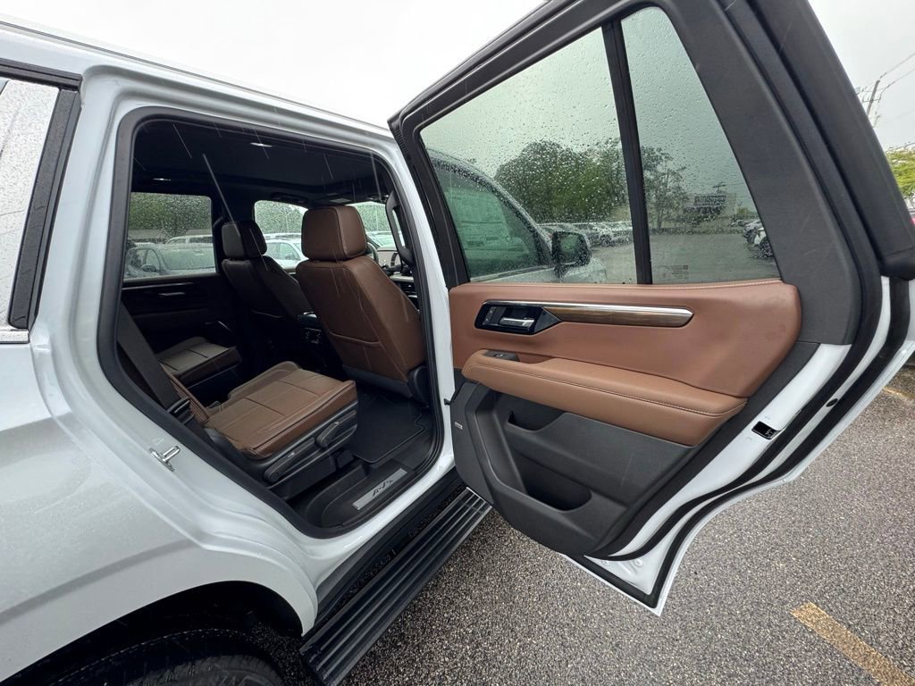 New 2026 Polar White Tricoat Chevrolet High Country image 24